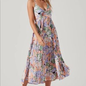 ASTR BLYTHE FLORAL PLISSE MIDI DRESS
